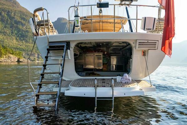 CHAMPAGNE HIPPY 85ft Oyster Yachts Yacht For Sale