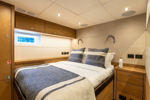 CHAMPAGNE HIPPY 85ft Oyster Yachts Yacht For Sale