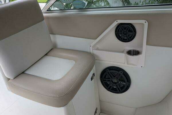 Photo of the 2001 Wellcraft 270 Coastal