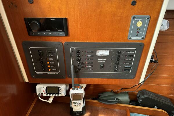 Macy s Soul 32ft Beneteau Yacht For Sale