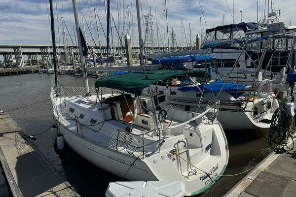 Photo of the 1996 Beneteau Oceanis 321 "Macy's Soul"
