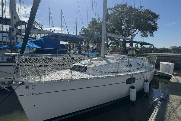 Photo of the 1996 Beneteau Oceanis 321 "Macy's Soul"