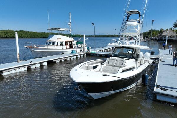 HAPPY HOUR 42ft Pursuit Yacht For Sale HAPPY HOUR 42ft Pursuit Yacht For Sale