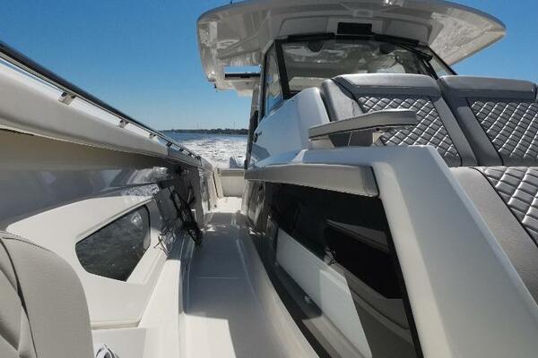 HAPPY HOUR 42ft Pursuit Yacht For Sale HAPPY HOUR 42ft Pursuit Yacht For Sale