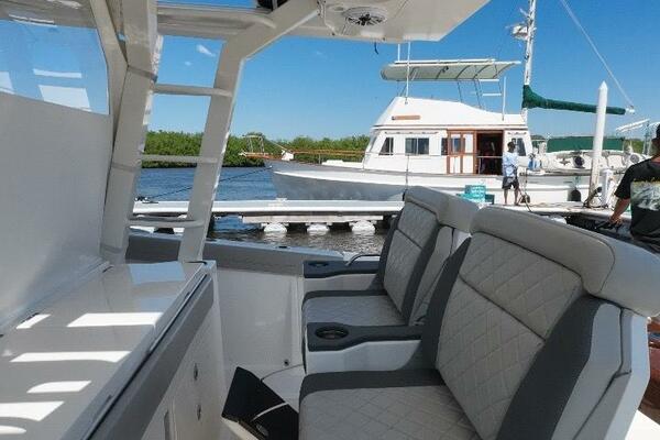 HAPPY HOUR 42ft Pursuit Yacht For Sale HAPPY HOUR 42ft Pursuit Yacht For Sale