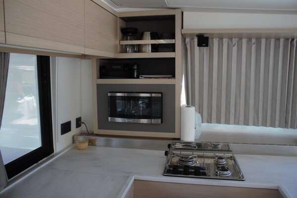 Lagoon Lagoon 46 Yacht For Sale