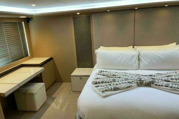 2015 Monte Carlo Yachts 86