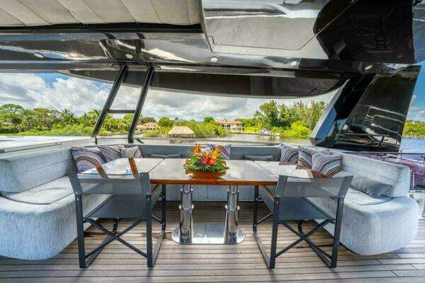 2015 Monte Carlo Yachts 86