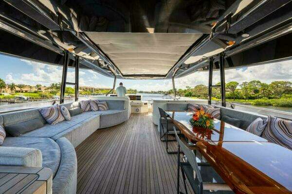 2015 Monte Carlo Yachts 86