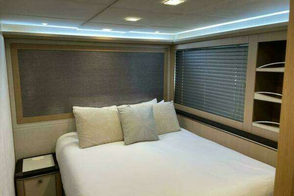 2015 Monte Carlo Yachts 86