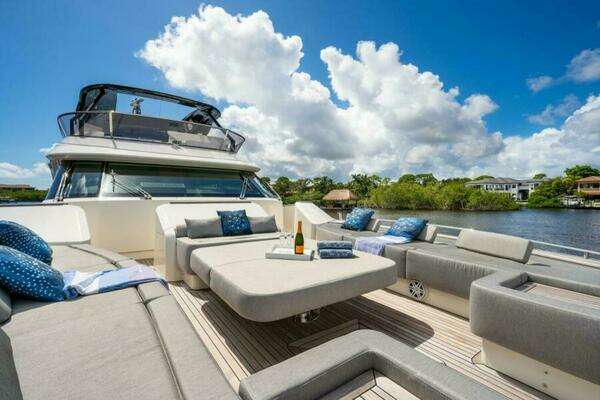 2015 Monte Carlo Yachts 86