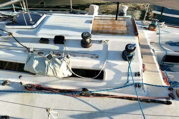 Photo of the 1989 J Boats Masthead Sloop "URBAN RENEWAL"