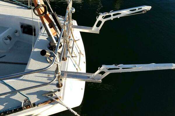 Photo of the 1989 J Boats Masthead Sloop "URBAN RENEWAL"