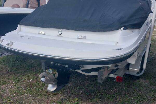 Photo of the 2009 Rinker 296