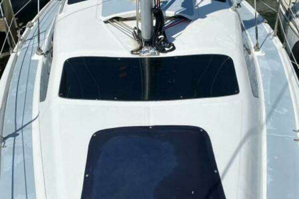 Photo of the 2001 Hunter 340 "Essayons"