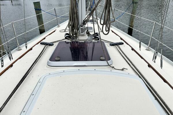 38ft Ericson Yacht For Sale
