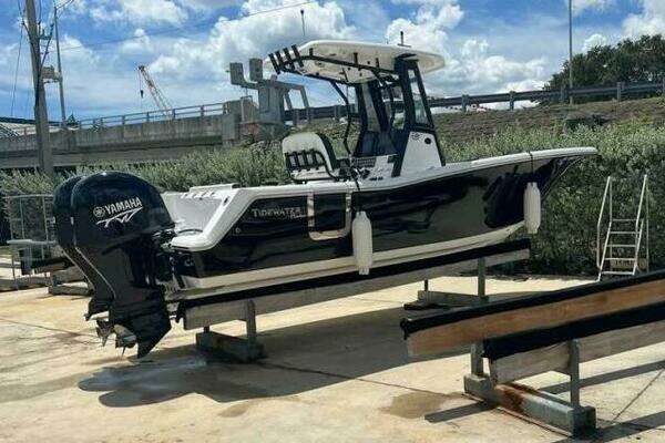 Photo of the 2023 Tidewater 256 CC