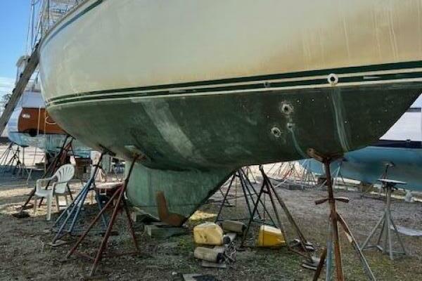 Unruly Julie 40ft Caliber Yacht For Sale