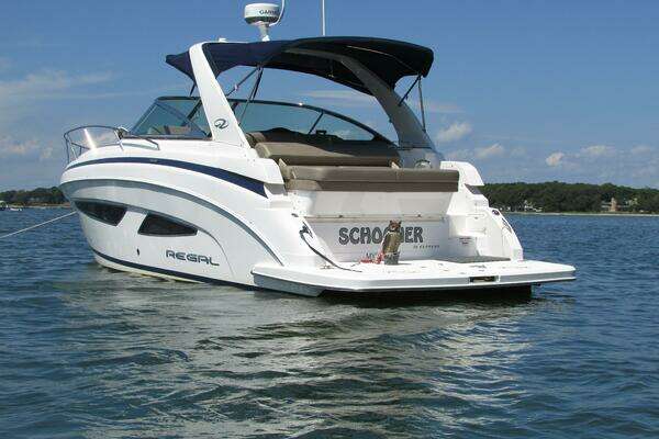 Photo of the 2015 Regal Express "Schooner"