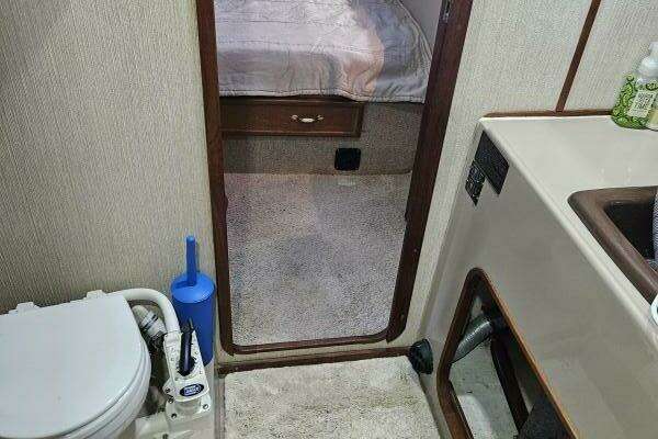 Summer Split 38ft Bayliner Yacht For Sale