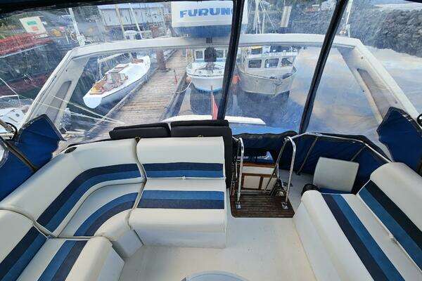 Summer Split 38ft Bayliner Yacht For Sale
