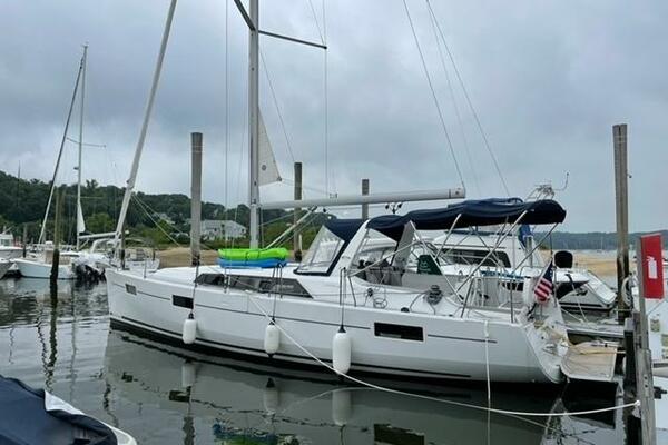 Unscripted 41ft Beneteau Yacht For Sale