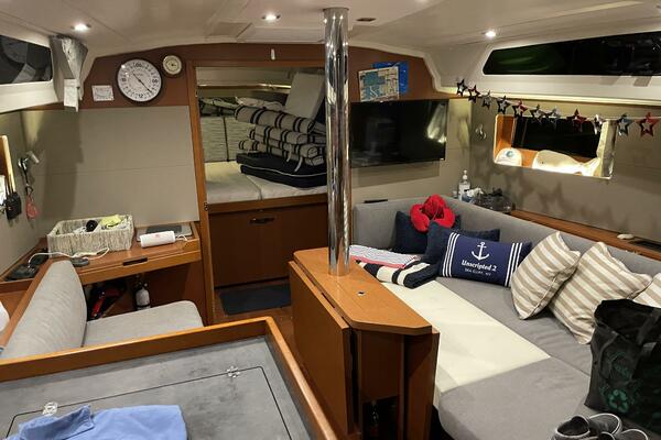 Unscripted 41ft Beneteau Yacht For Sale