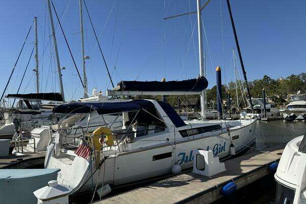 Photo of the 2015 Beneteau Oceanis 45 "Island Girl"