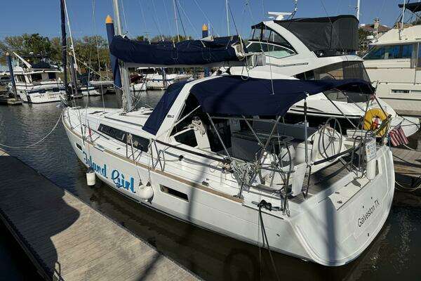 Photo of the 2015 Beneteau Oceanis 45 "Island Girl"