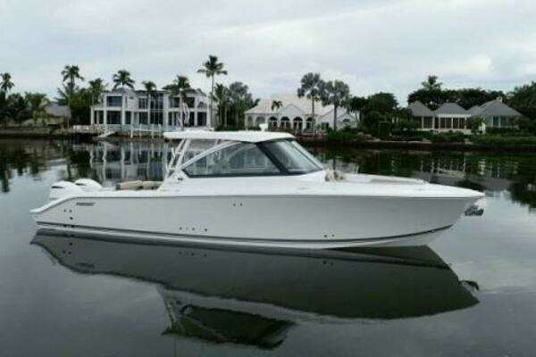 32-ft-Pursuit-2019-325 Dual Console-Naples Florida United States yacht for sale