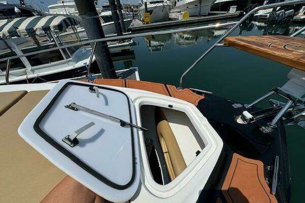 Hanover Yachts 305 Yacht For Sale