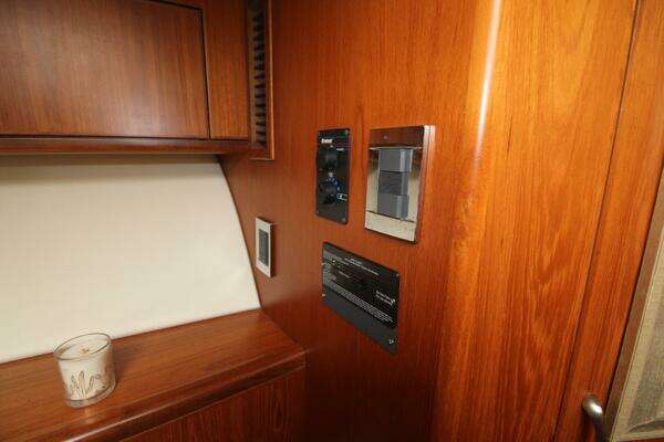 Cabo 40 Hardtop Express Yacht For Sale