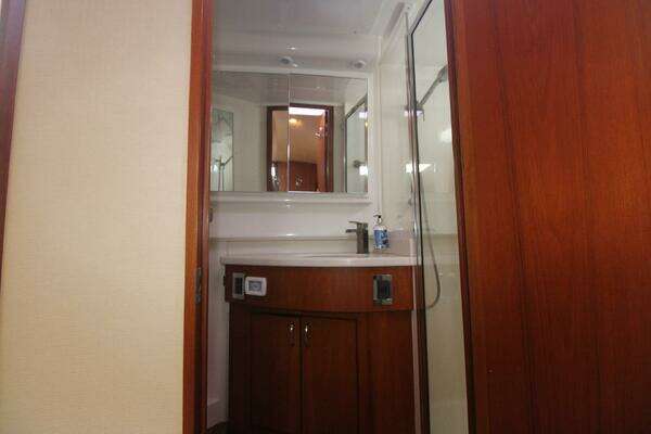 Cabo 40 Hardtop Express Yacht For Sale