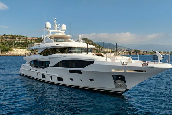 BELLA VITA 116ft Benetti Yacht For Sale