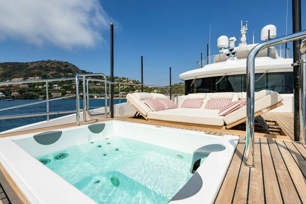 BELLA VITA 116ft Benetti Yacht For Sale