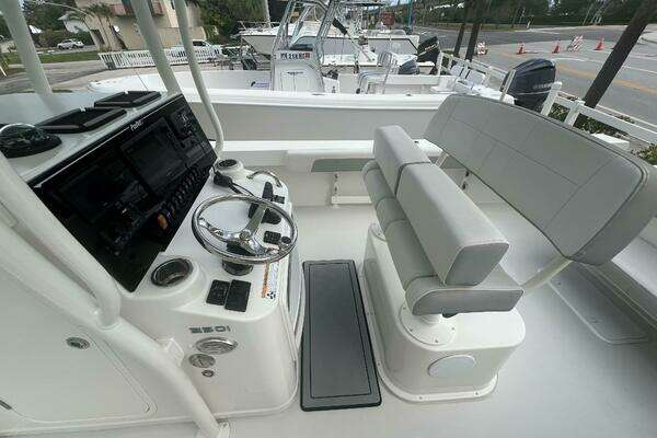 Photo of the 2022 Parker 25 Center Console