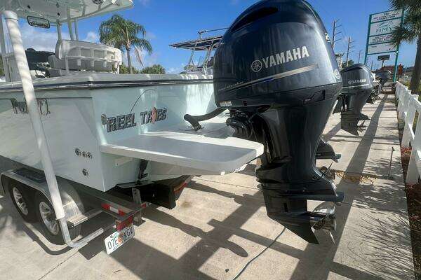 Photo of the 2022 Parker 25 Center Console