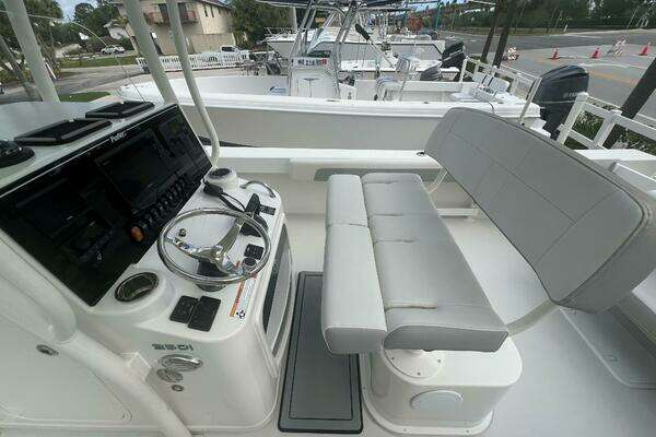 Photo of the 2022 Parker 25 Center Console