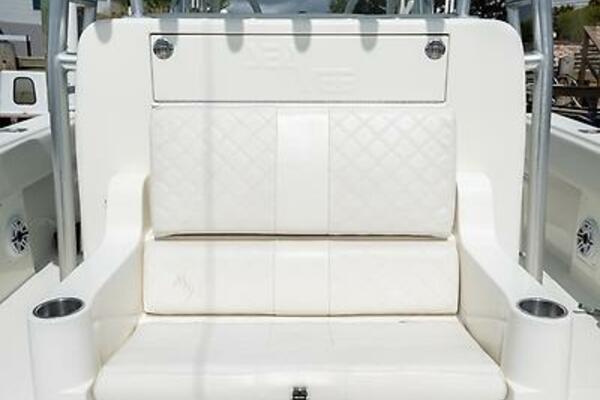 39ft SeaVee Yacht For Sale 39ft SeaVee Yacht For Sale