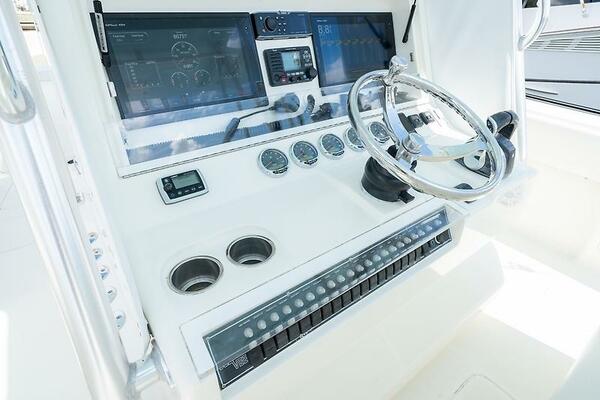 39ft SeaVee Yacht For Sale 39ft SeaVee Yacht For Sale