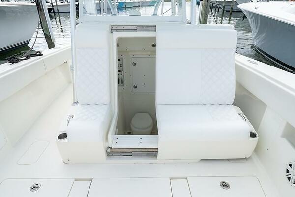 39ft SeaVee Yacht For Sale 39ft SeaVee Yacht For Sale