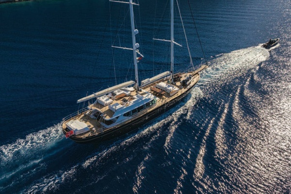 ATLANTIKA 131ft Costruzioni Navali Tigullio Castagnola Yacht For Sale