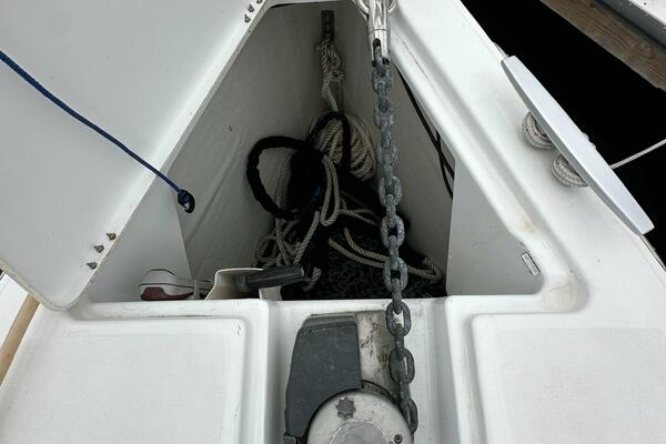 Into the mystic 41ft Jeanneau Yacht For Sale