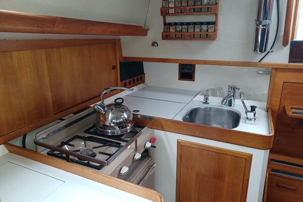 Ti Ahn 35ft Camper  amp  Nicholsons Yacht For Sale