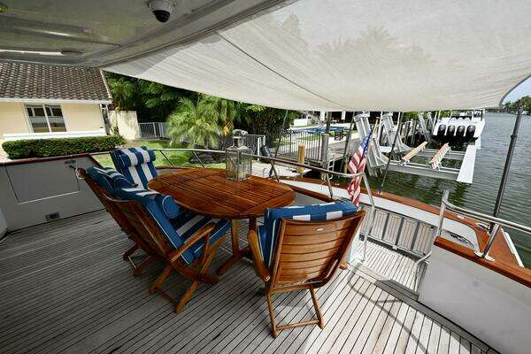 Captivator 84ft Palmer Johnson Yacht For Sale