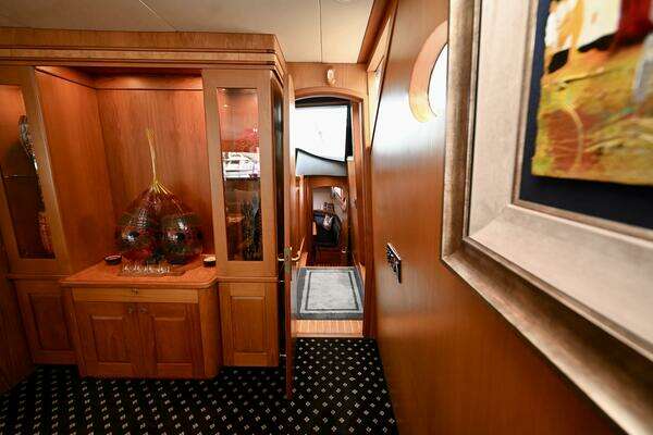 Captivator 84ft Palmer Johnson Yacht For Sale