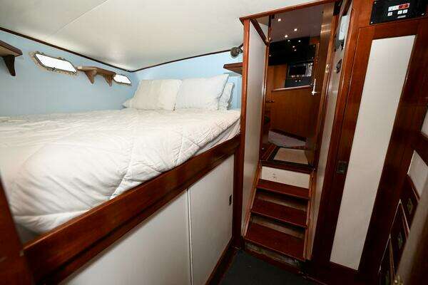 Captivator 84ft Palmer Johnson Yacht For Sale