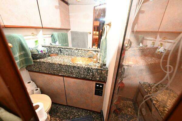 Captivator 84ft Palmer Johnson Yacht For Sale
