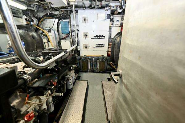 Captivator 84ft Palmer Johnson Yacht For Sale