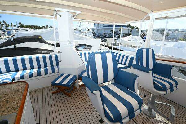 Captivator 84ft Palmer Johnson Yacht For Sale